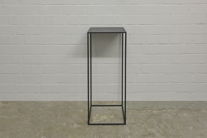 Galeriesockel aus 10 mm Vierkantstahl