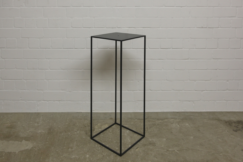 Galeriesockel aus 10 mm Vierkantstahl