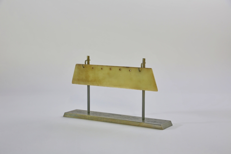 Sockel für eine Jade Klinge