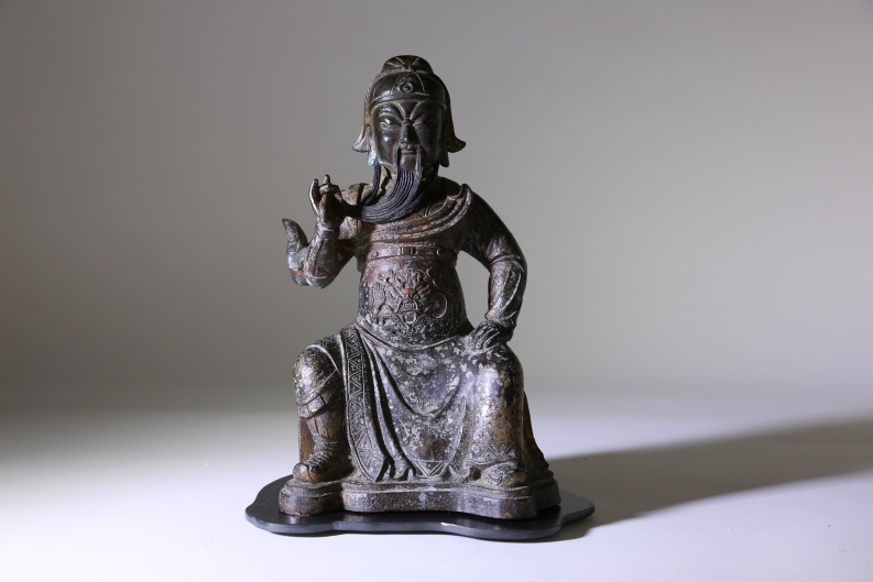 Sockelblech für eine Bronze