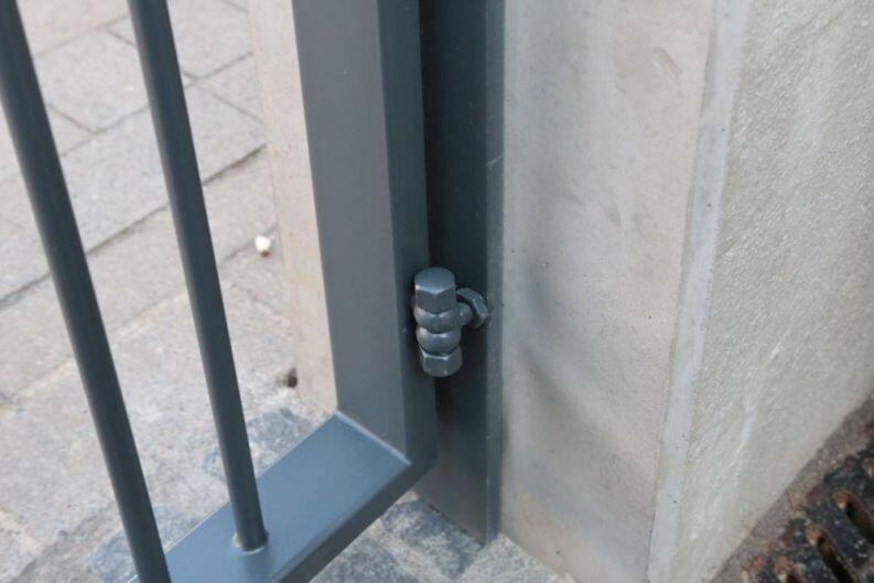 2 Gartenpforten im Stil der 30er Jahre