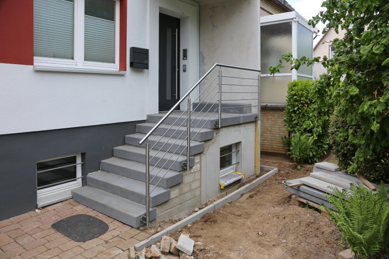 Edelstahltreppengeländer aus 42 mm Edelstahlrohr