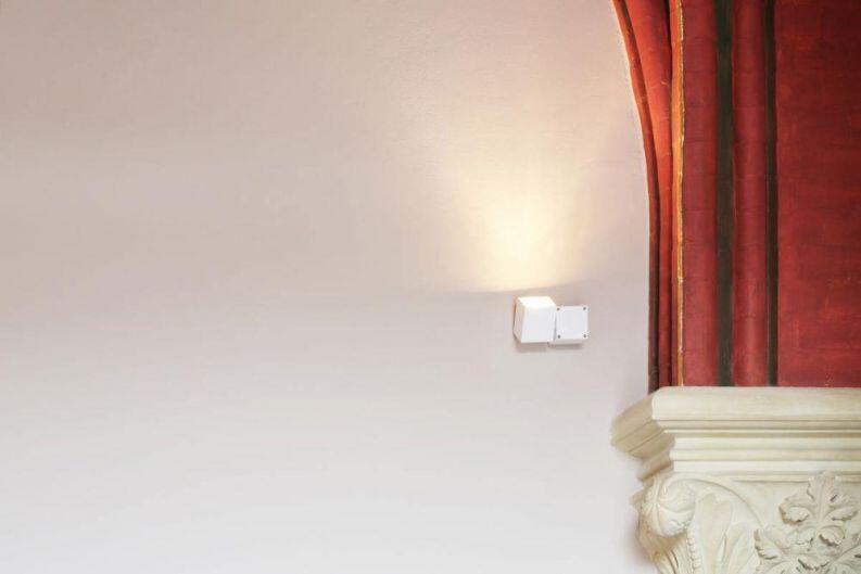 Seriell gefertigte Wandleuchten im historischen Umfeld