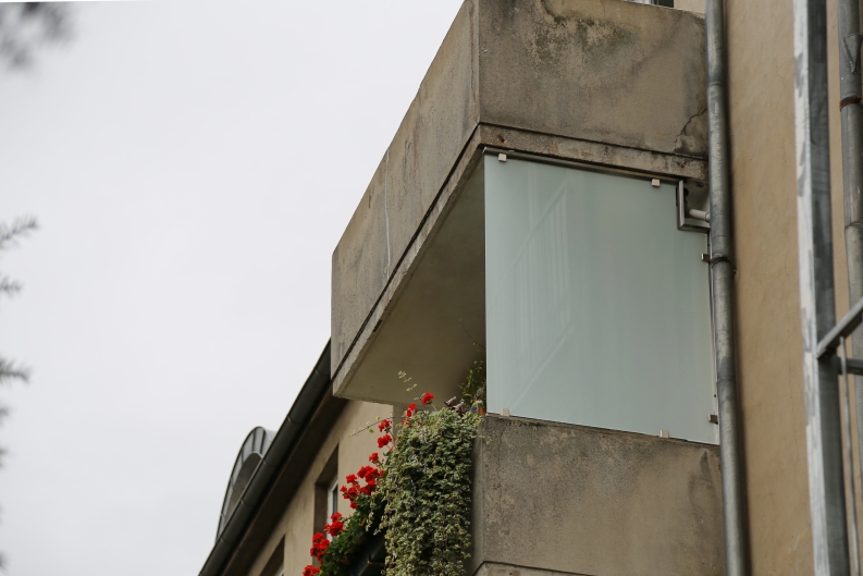 Sicht- und Windschutz für einen Balkon