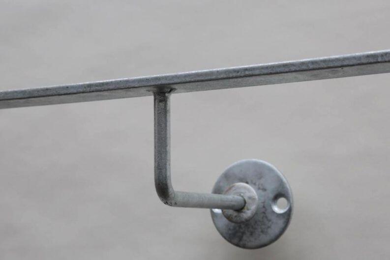 feuerverzinkter Handlauf