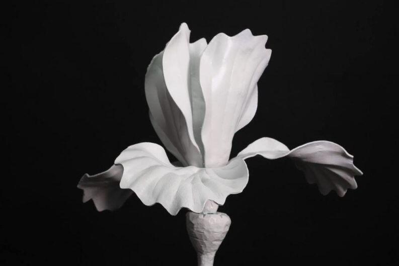 geschmiedete Lilie aus Stahl, feuerverzinkt und lackiert