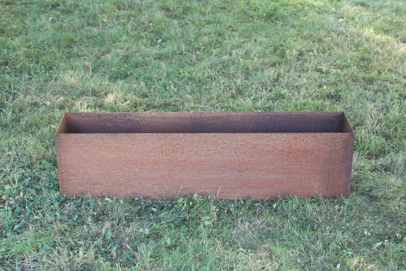 Pflanzgefäß aus rostendem Stahl