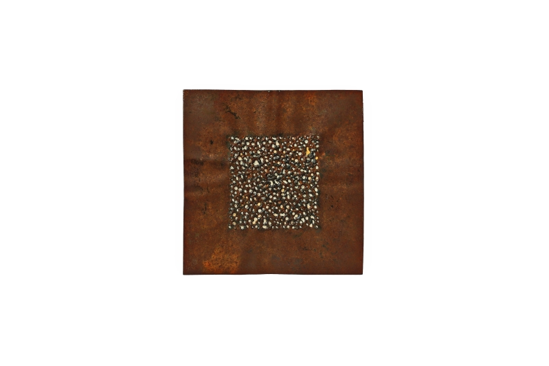 wandhängendes, dekoratives Blech mit eingebrannten Löchern - dekoratives, wandhängendes gelochtes