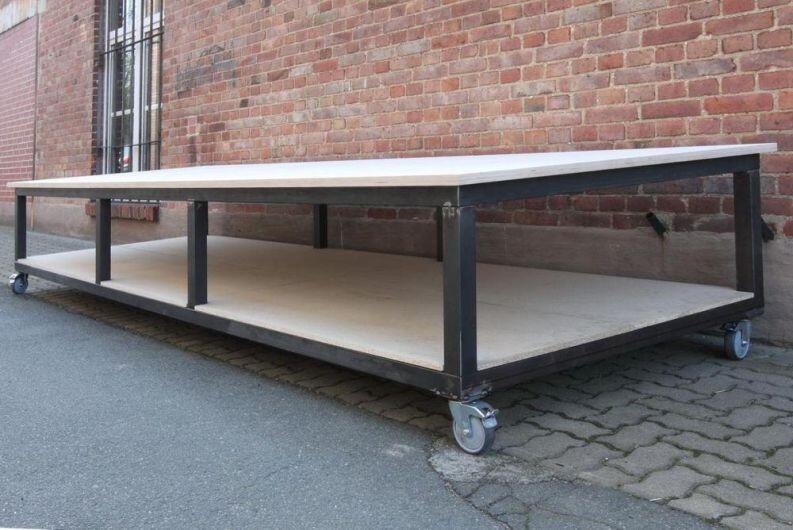 Rollbarer Arbeitstisch