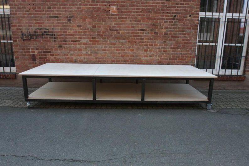 Rollbarer Arbeitstisch