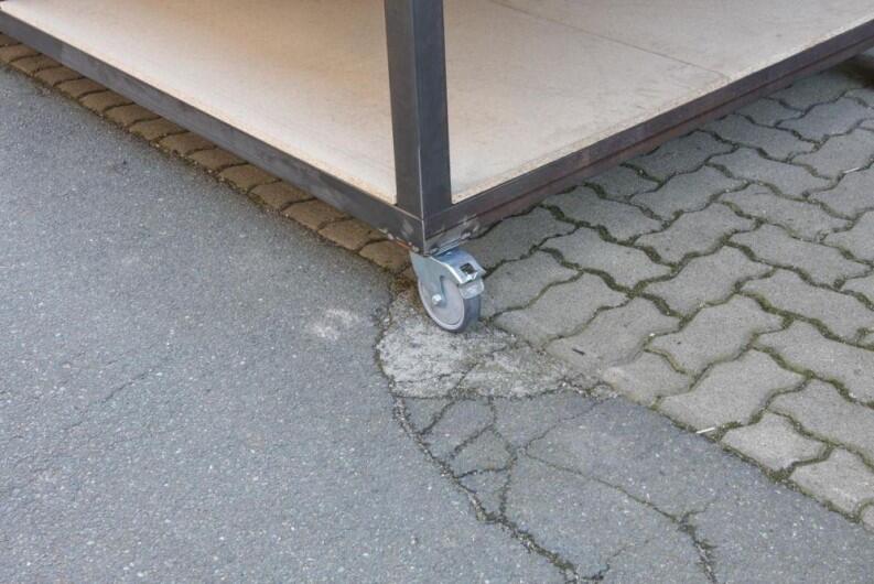 Rollbarer Arbeitstisch