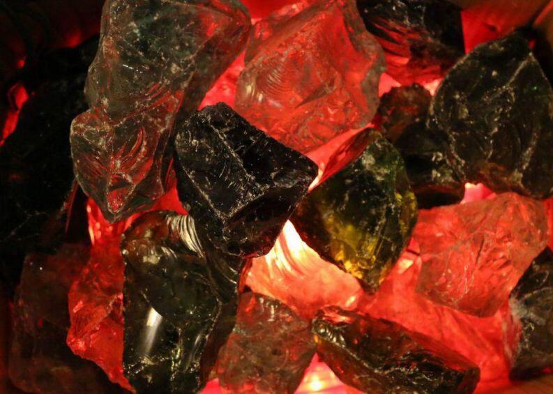 hinterleuchtete Glasbrocken