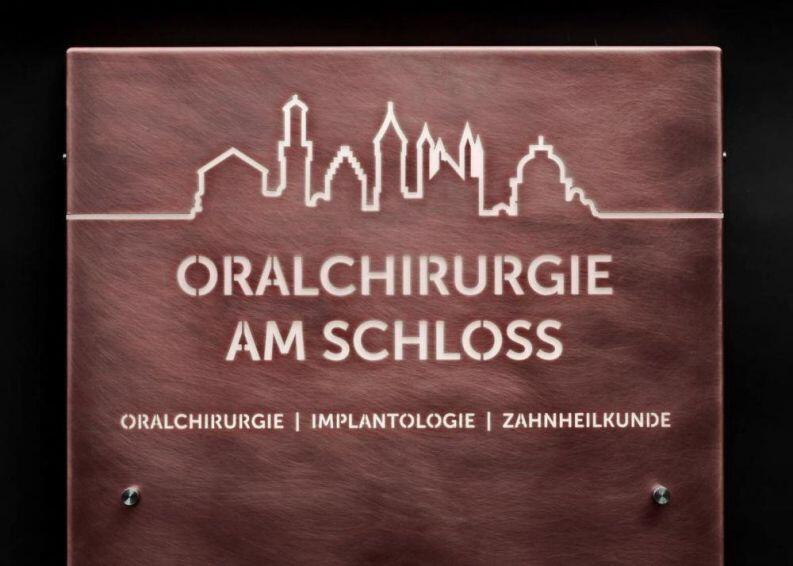 Kupferschild mit Lasergeschnittener Schrift