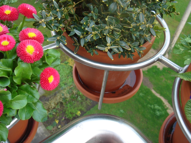 Balkongeländer mit Blumentopf Halter