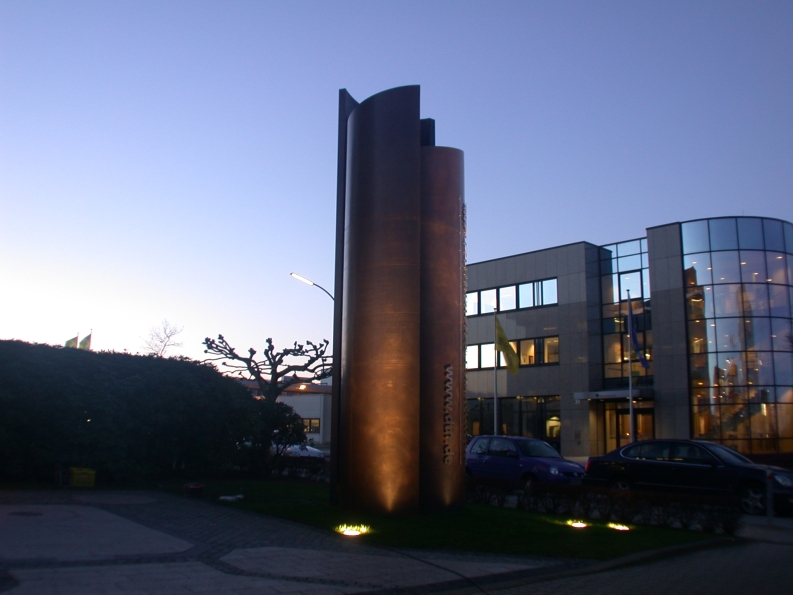 Stele für Dumrath und Fassnacht