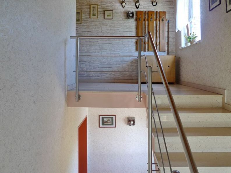 Treppengeländer aus Edelstahl mit 2 Relingstäben