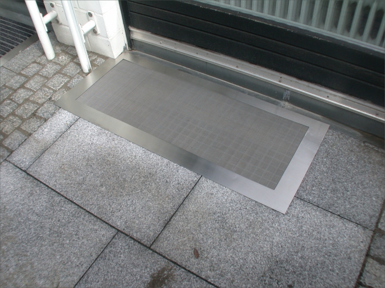 Kellerschachtabdeckung aus Edelstahl