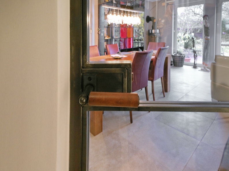 Wohnzimmertür im Loft Look