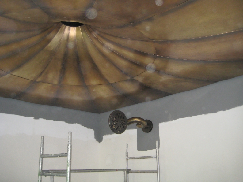 Montage der Grammophon Decke