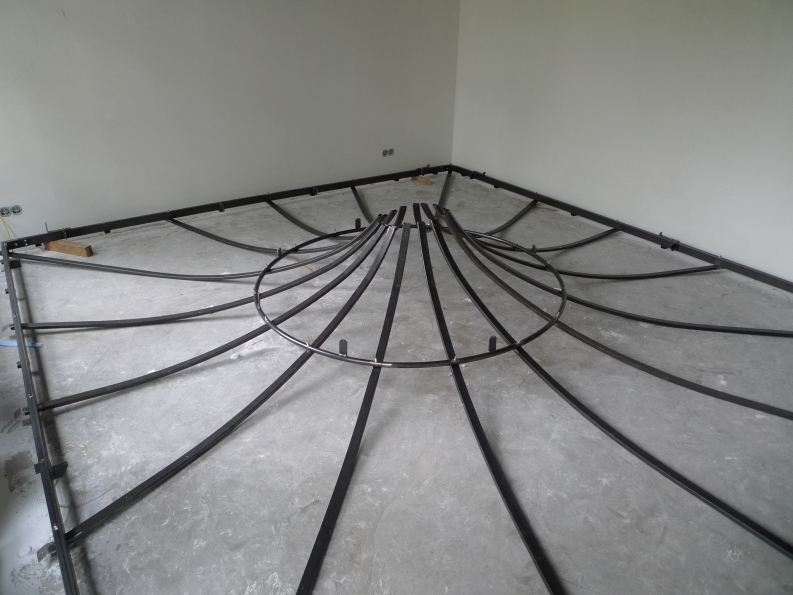 Montage der Grammophon Decke