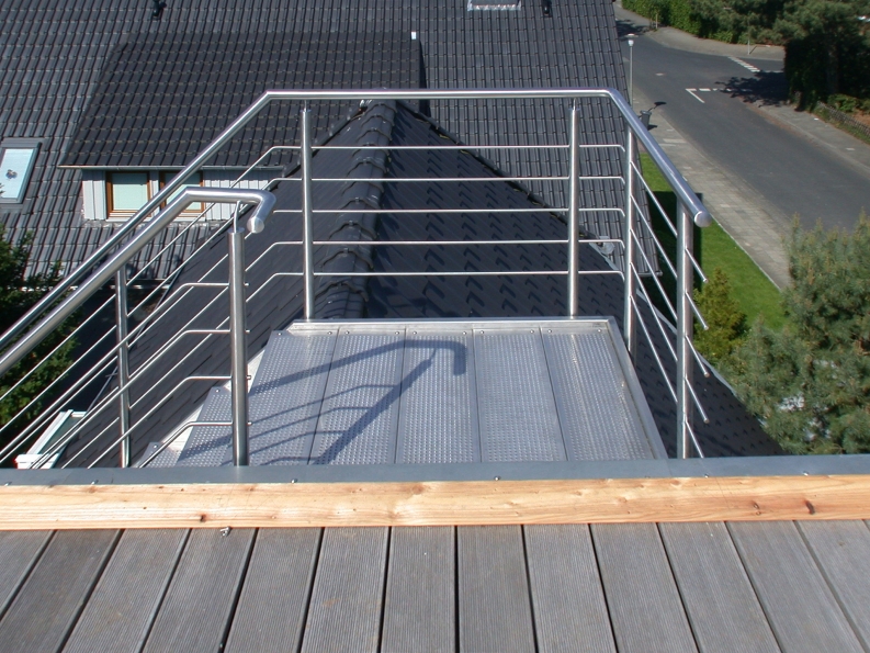 Montage Geländer und Terrassengeländer aus Edelstahl