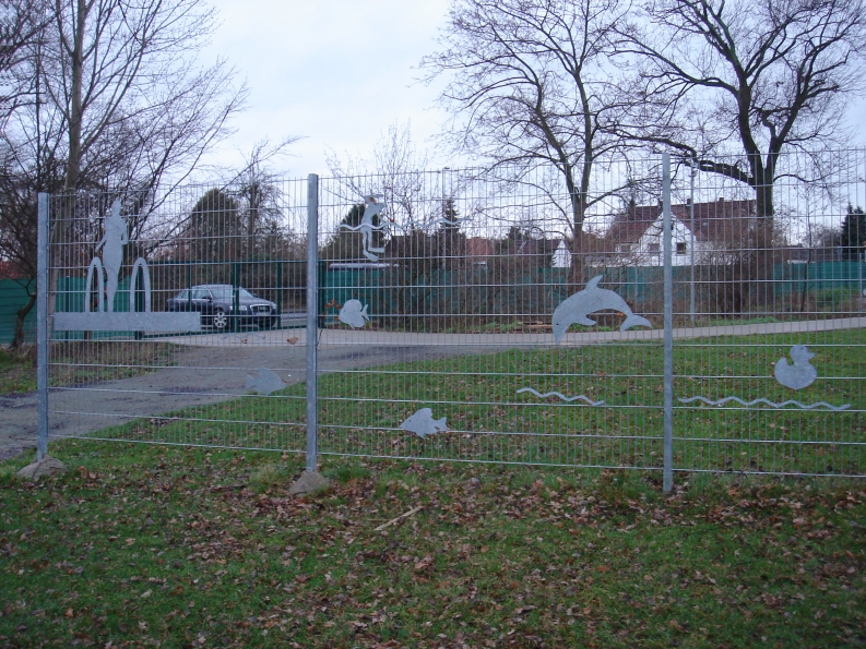 Zaunskulpturen Stadtbad Peine