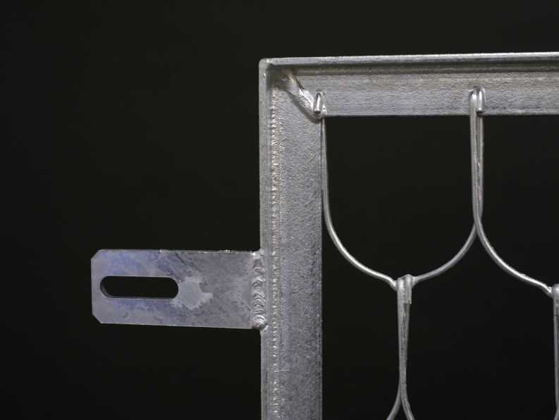 Schinkelzaun mit Schuppengeflecht