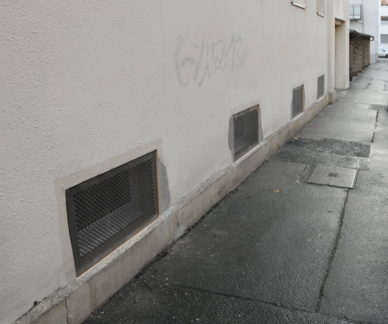 Kellerfenster Gitter aus Lochblech