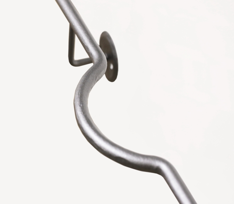 Handlauf lackiert mit einem handgeschmiedetem Kopf