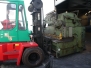 Tonneschwere Maschinen kommen und gehen - Maschinentransport