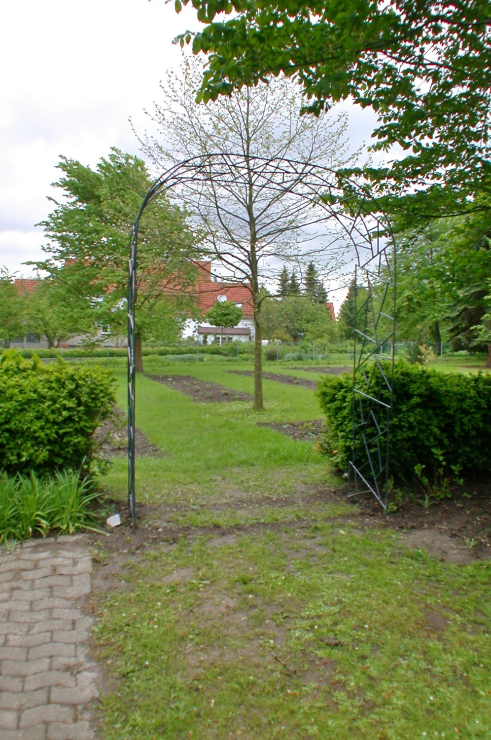 Rosenbogen feuerverzinkt und lackiert