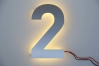 Hausnummer "2 " mit LED-Beleuchtung