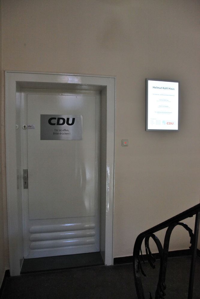 Selbstleuchtendes LED-Schild mit austauschbarer Digiprintfolie